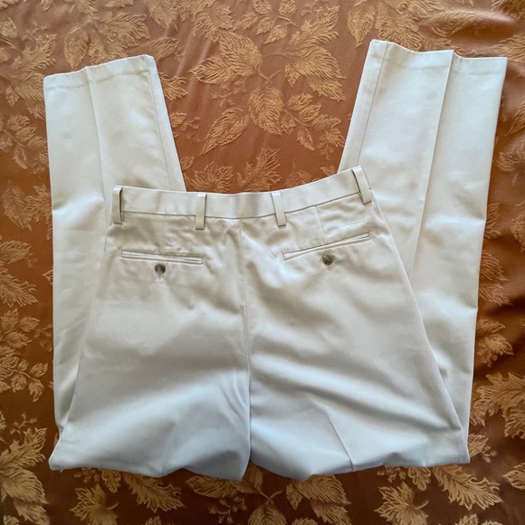 Dockers D3 men’s khaki pant - Picture 2 of 3